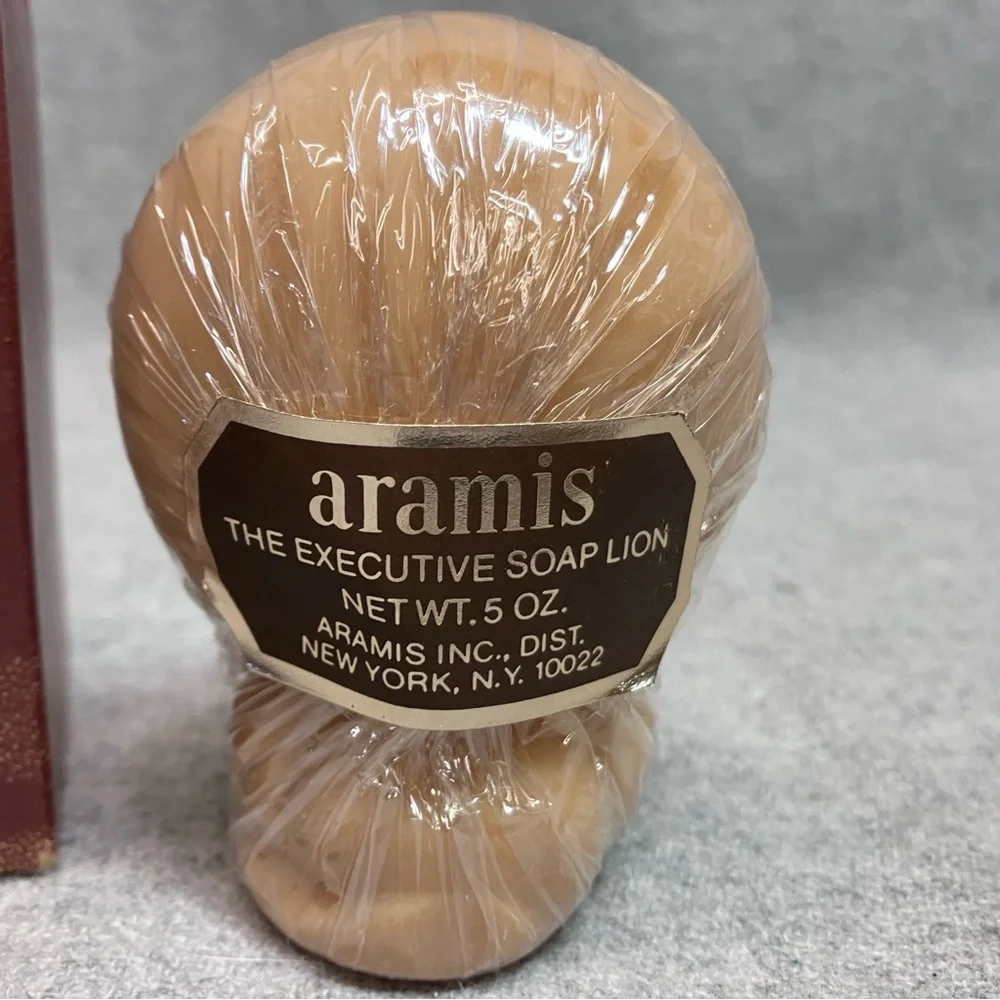 VTG Aramis Executive Soap Lion Brown Figural Bar New In Box 5 oz NIB Yellow Cat